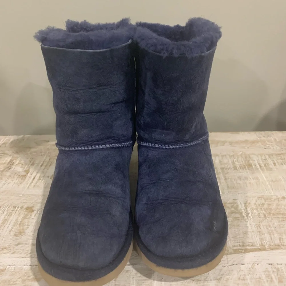 UGG Bailey Bow II Boots size 3‎